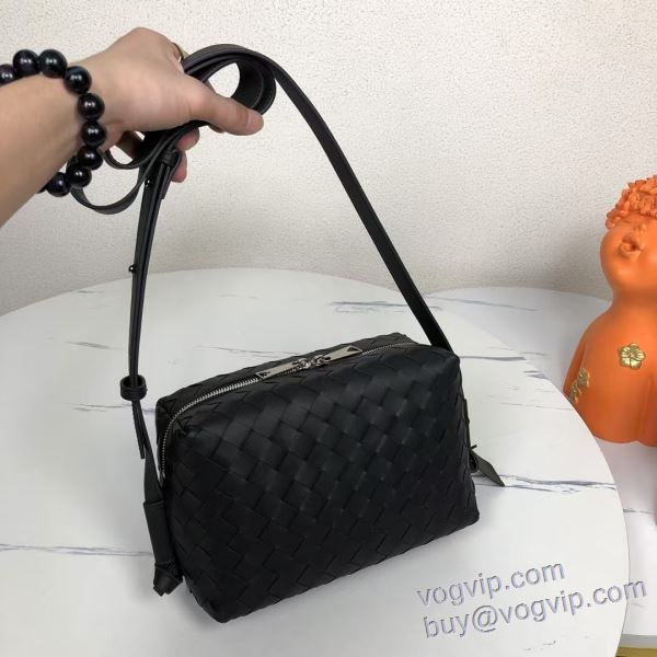 最高N級ブランドコピー  斜め掛けバッグ ボッテガ ヴェネタ BOTTEGA VENETA 2025爆買い大人気ショルダーバッグ 実用性に溢れるアイテム